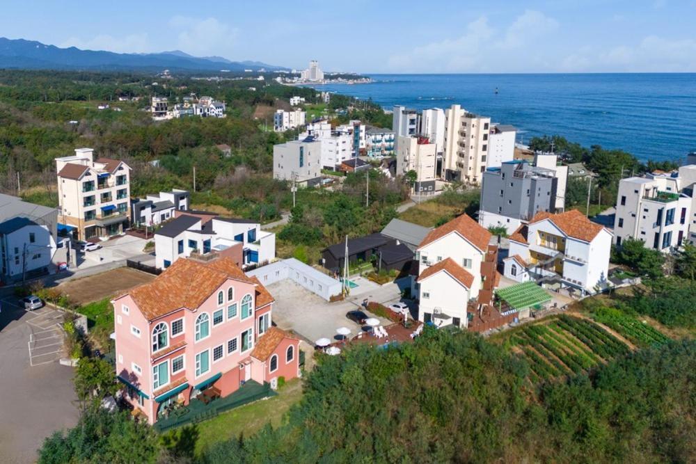 Gangneung Mirabell Spa Pension エクステリア 写真