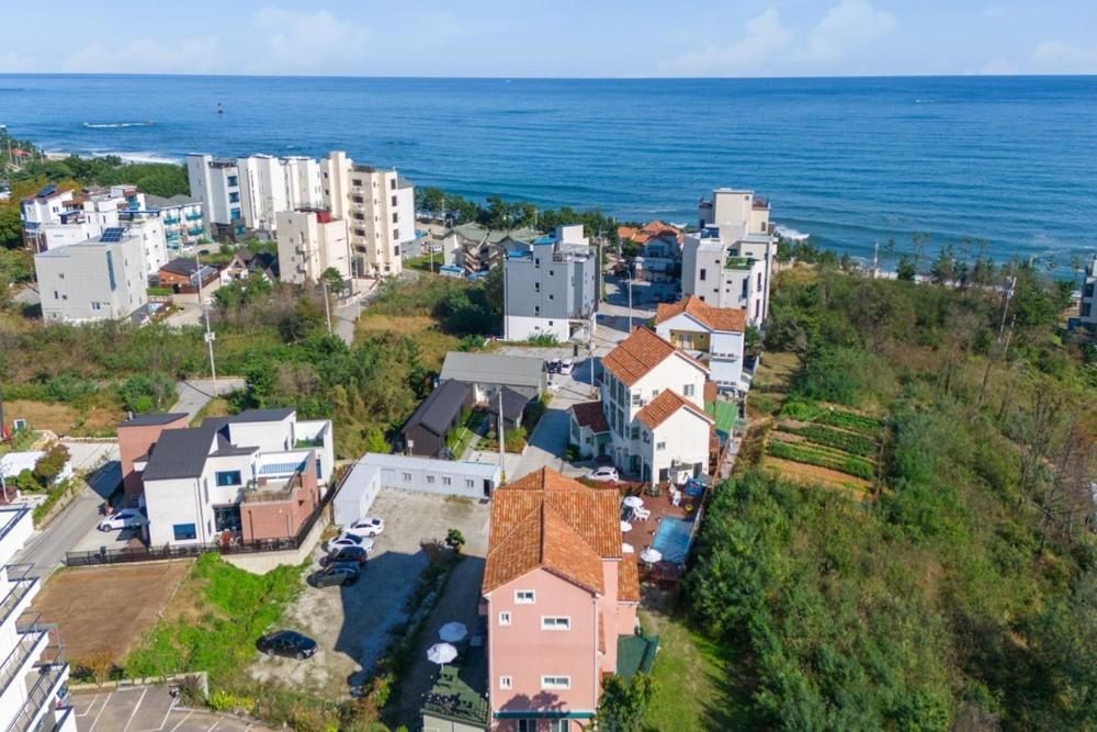 Gangneung Mirabell Spa Pension エクステリア 写真