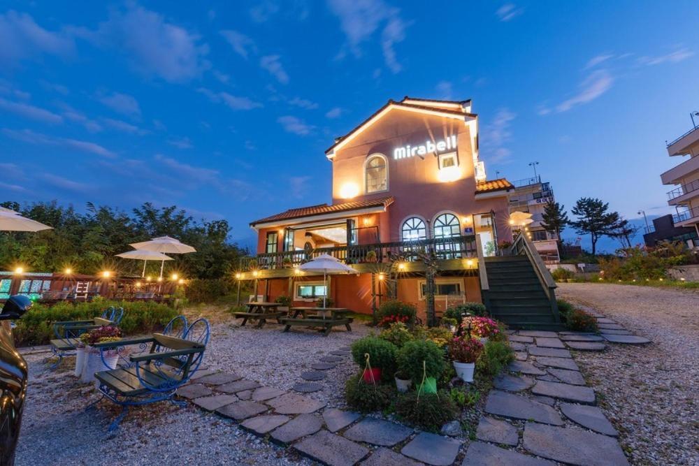 Gangneung Mirabell Spa Pension エクステリア 写真